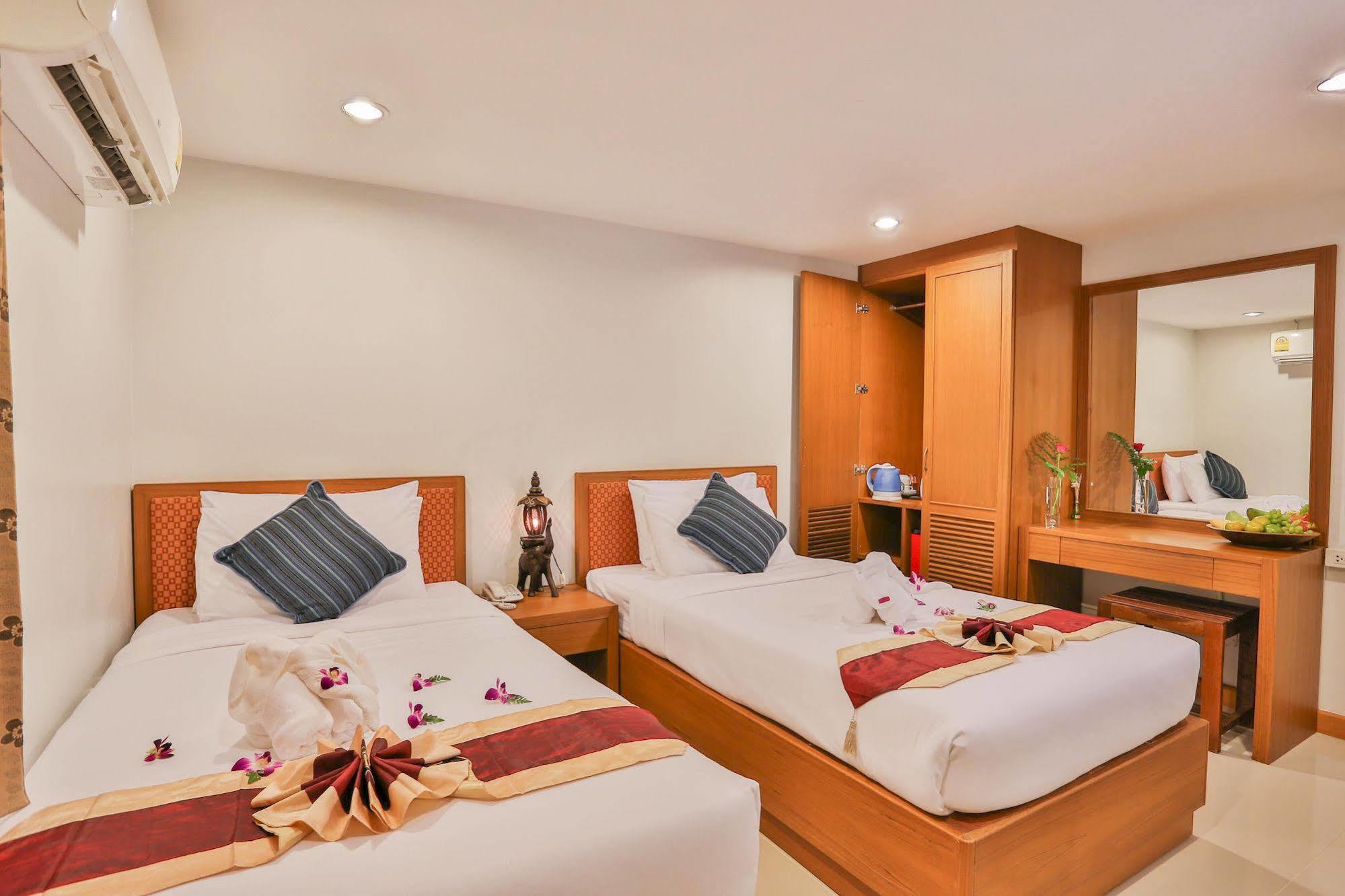 Hip Yaya Residences Patong Bagian luar foto